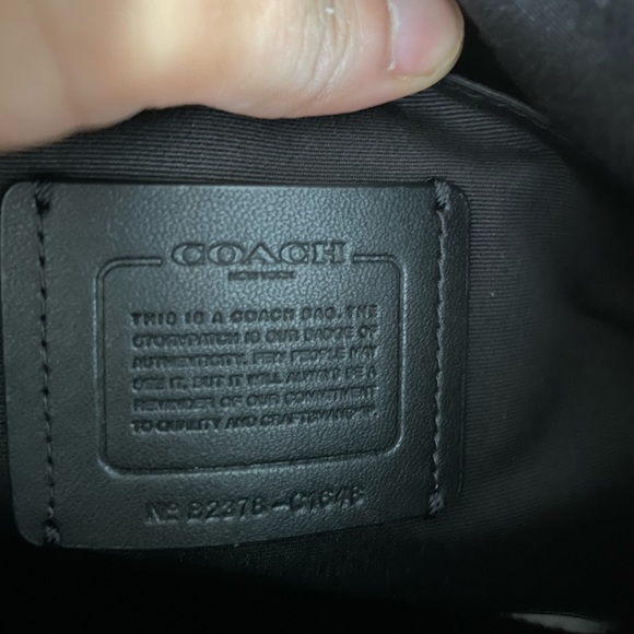 New , authentic coach crossbody bag - Picture 9 of 16